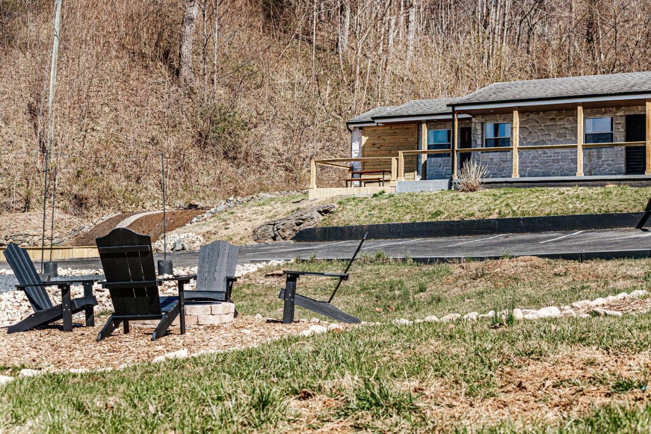 Grey Pine Lodge Waynesboro Habitación foto